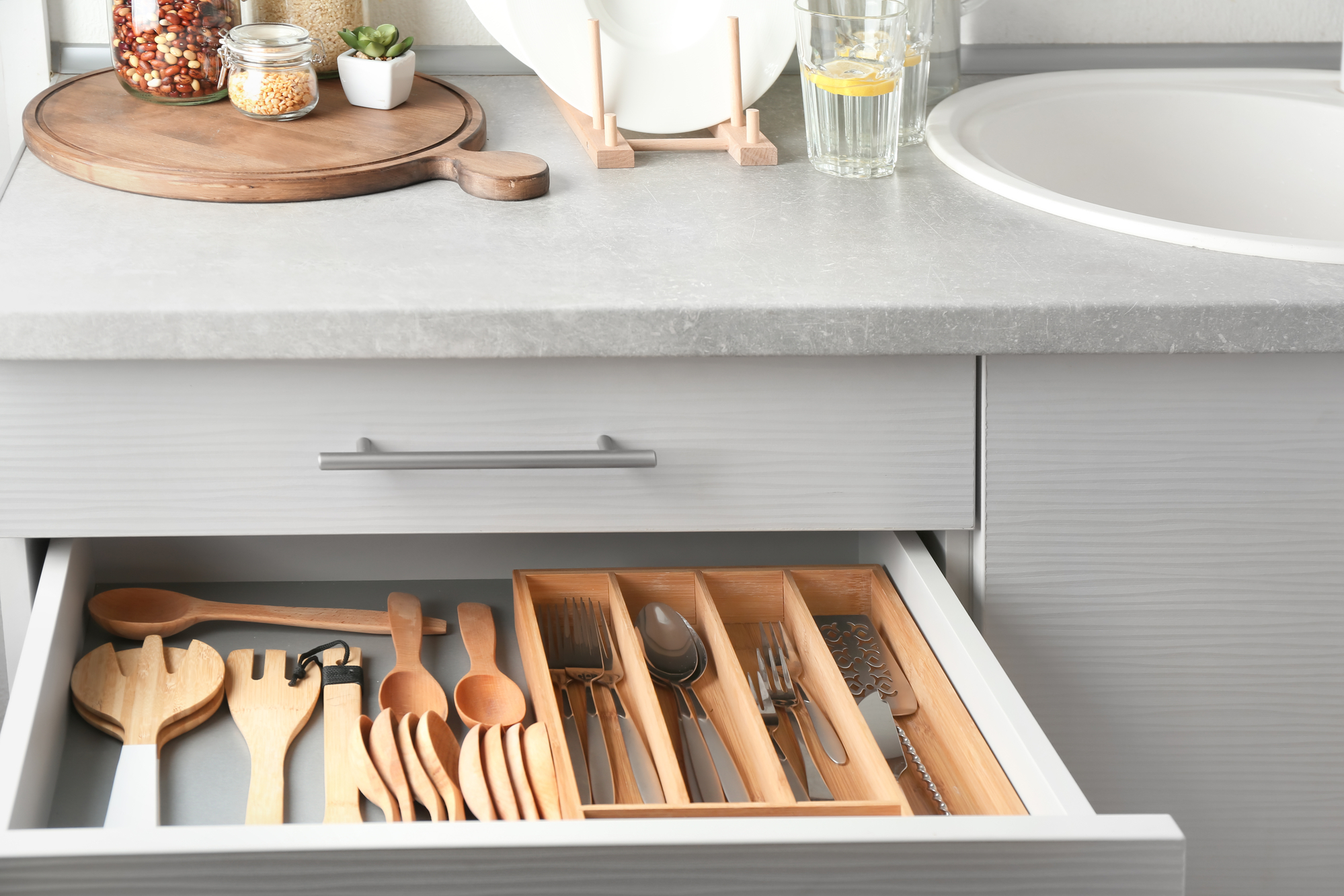 clutterfree kitchen